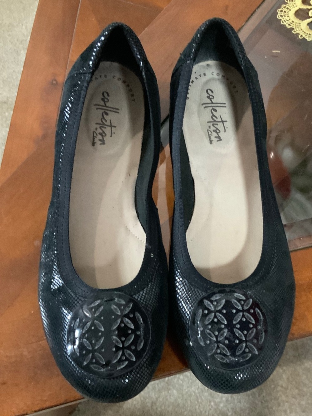 Clarks Gracelin Lola Black Leather Ballet Flats Comfort Medallion Shoes Size 6